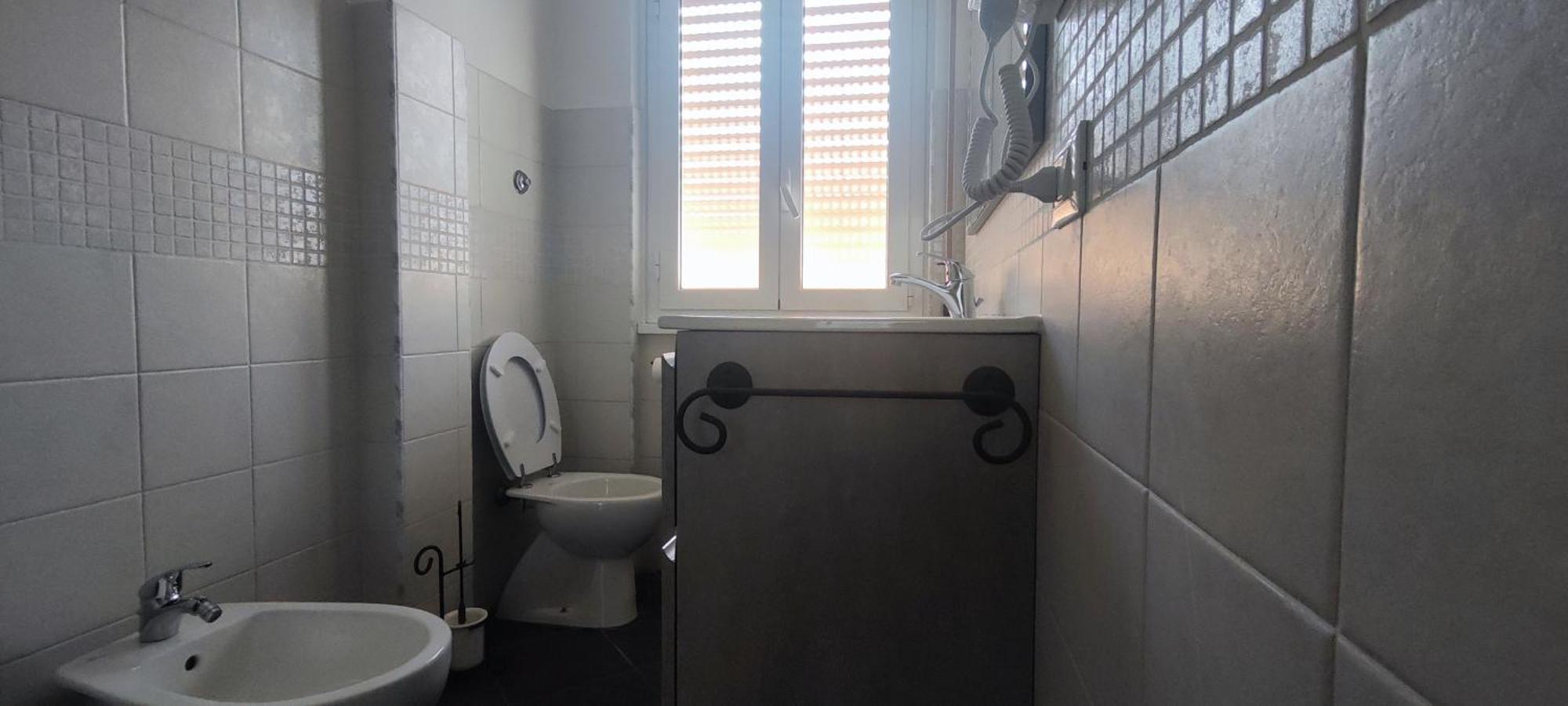 Casa Walter, Fresco Luminoso E Comodo Rom